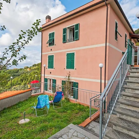 Feriehus Simplistic Holiday In With Garden Moneglia